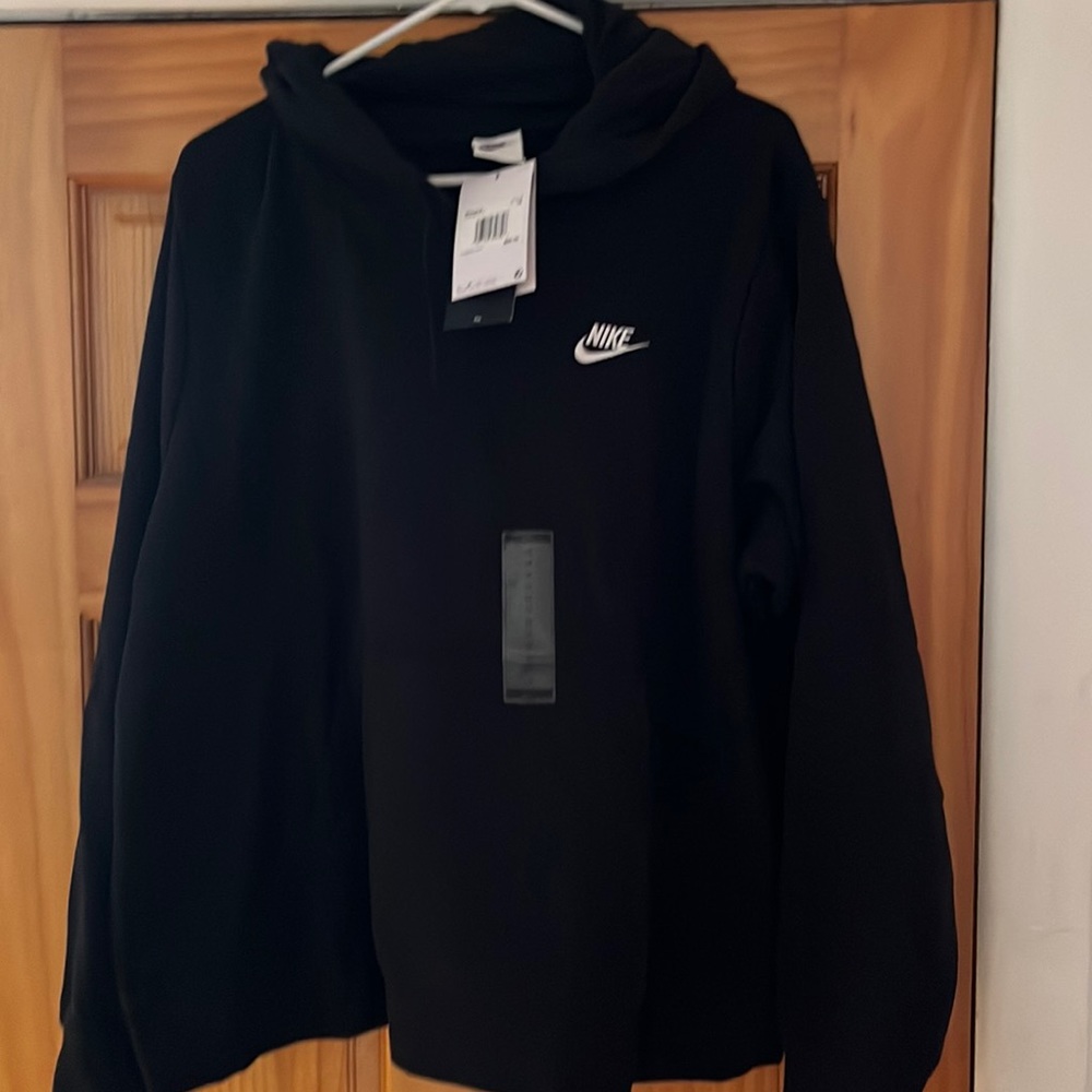 Brand new never worn Nike sweatshirt.